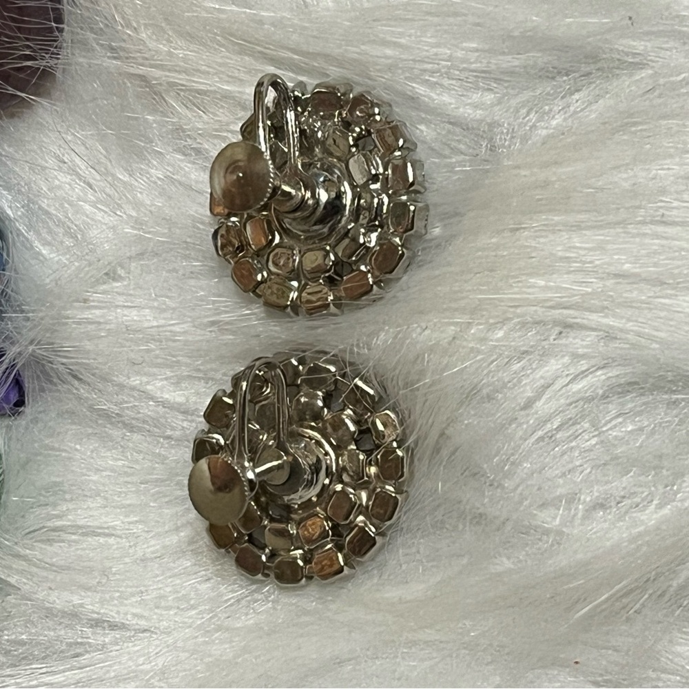 Gorgeous Rhinestones Screw Back Vintage Earrings - Picture 5 of 9